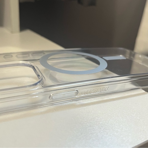 iPhone 15 Pro Max Combo - Picture 3 of 8